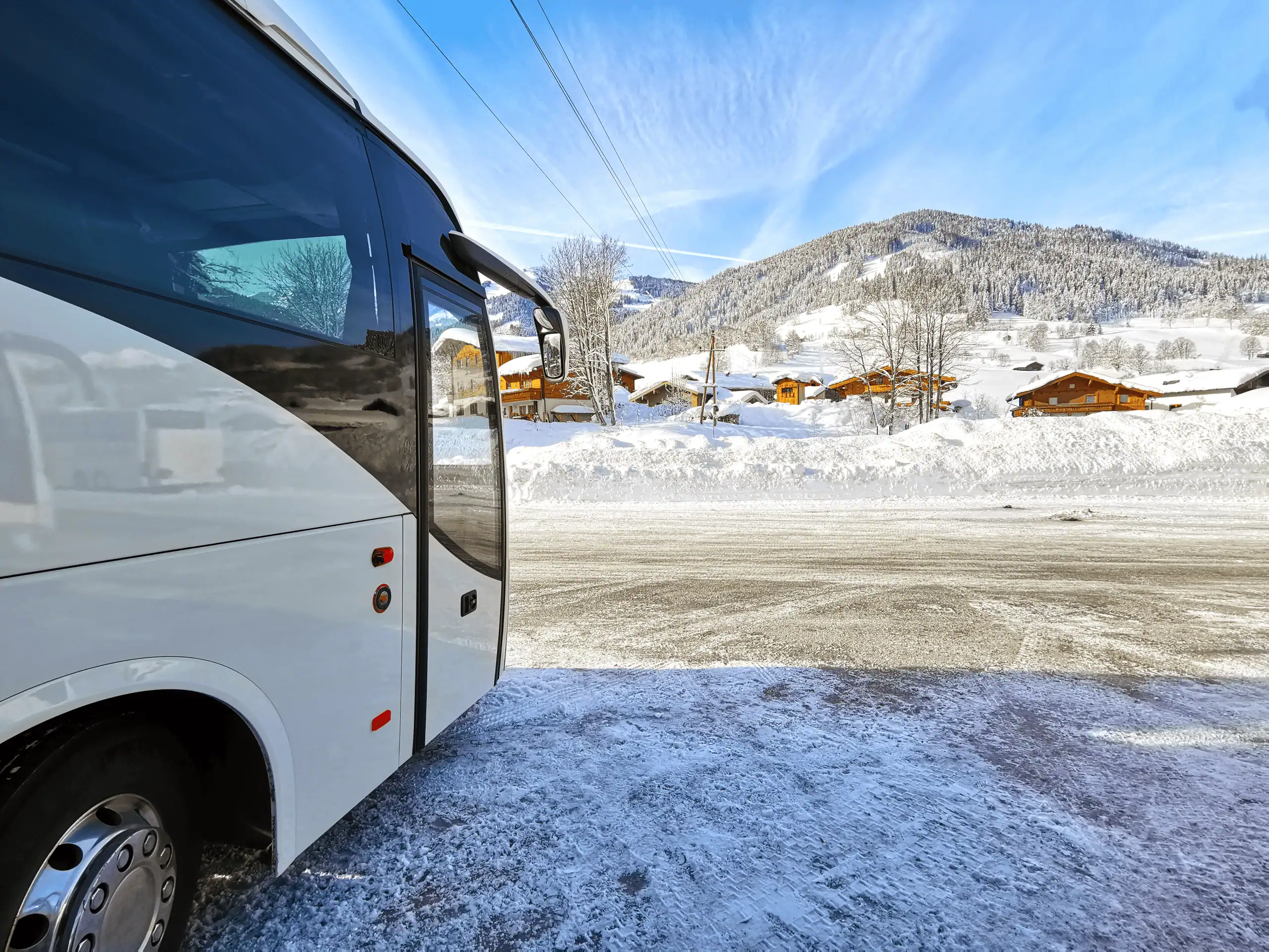 Getting To & From the Airport to Austrian Ski Resorts: Public Transport, Private & Shared Transfers