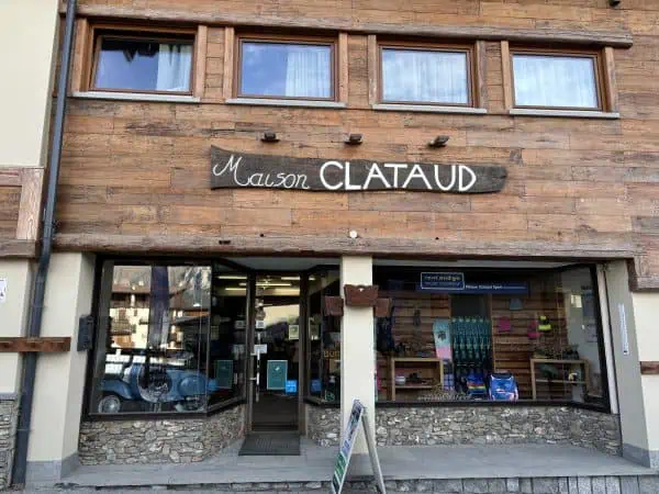 Ski & Snowboard Rental Sauze d'Oulx - Maison Clataud Sport 1