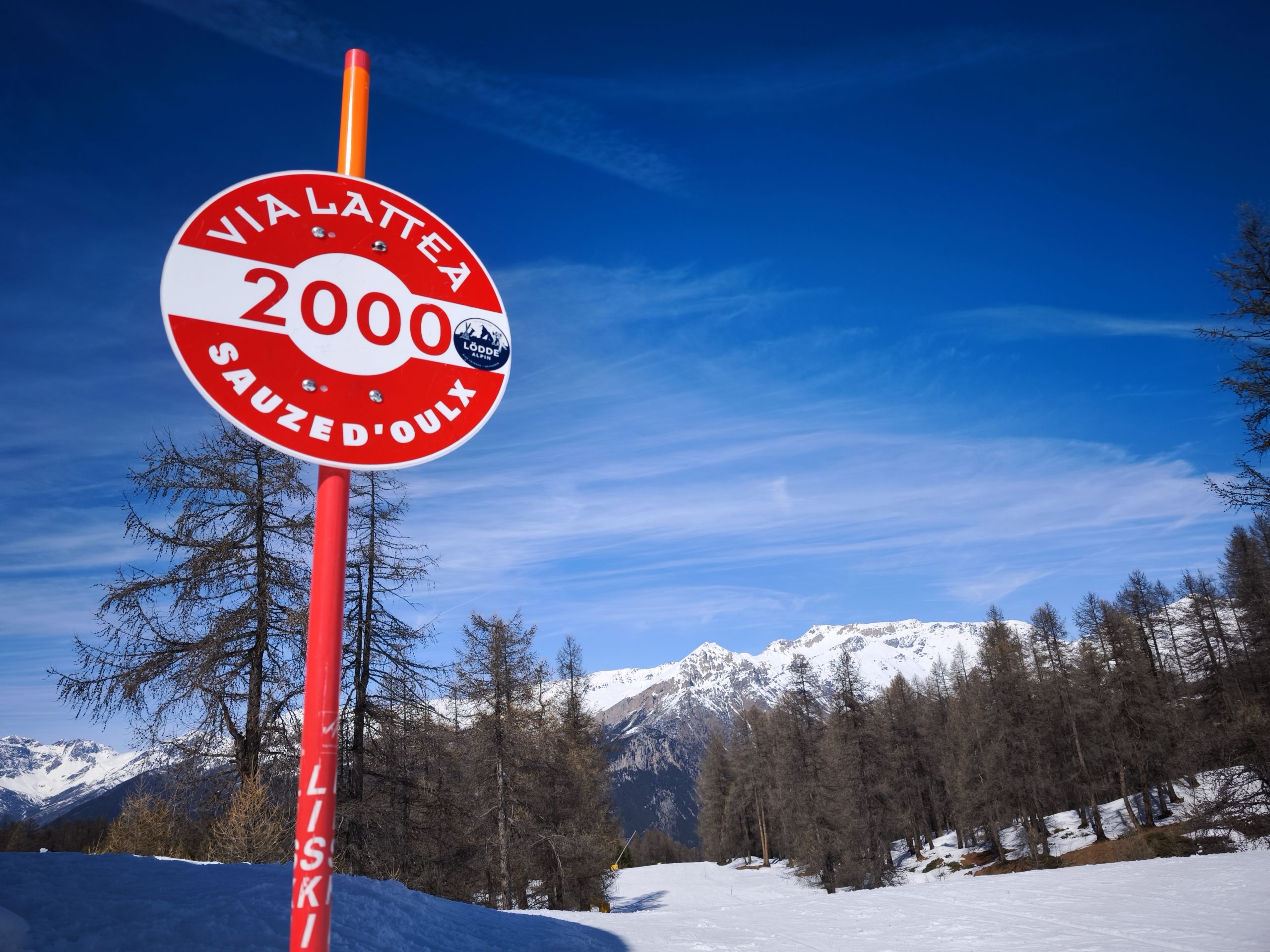 🎟️ Sauze d’Oulx Lift Pass Guide: Prices, Tips and How to Save Money Skiing with Monsguide